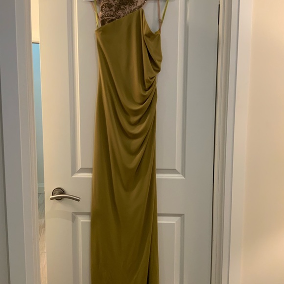 BCBG MaxAzria chartreuse gown - Picture 3 of 14
